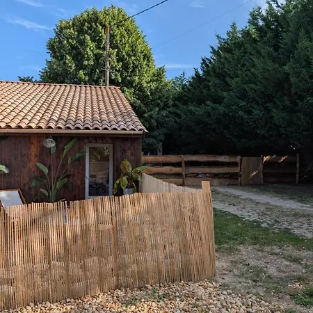 Bed & Breakfast Aux Moutons Saint-Meard-de-Gurcon