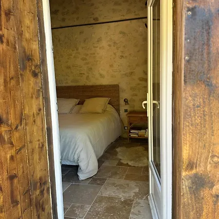 Aux Moutons Bed & Breakfast 3*